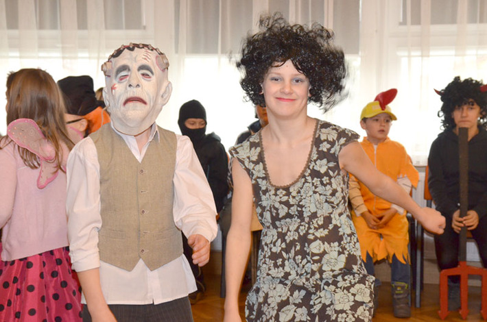 Bal maskowy ozdobą zimowiska