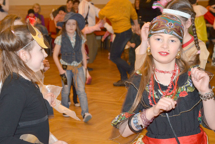Bal maskowy ozdobą zimowiska