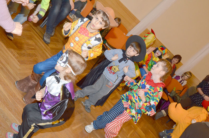 Bal maskowy ozdobą zimowiska