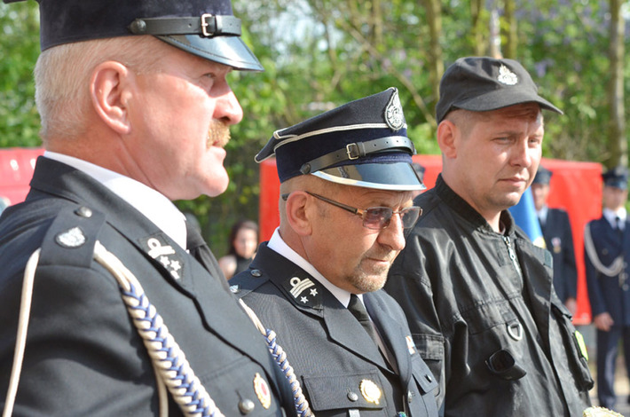Ochotnicy z Suchej gaszą i ratują już całe stulecie