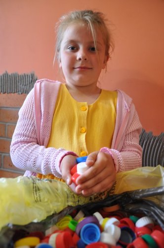 Zbierali nakrętki, aby pomóc Wojtkowi (GALERIA ZDJĘĆ)