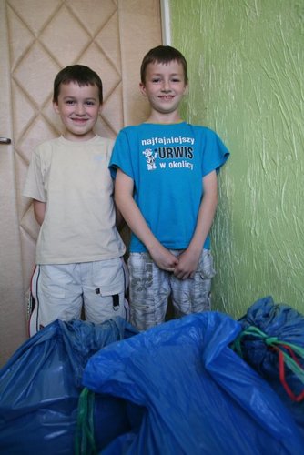 Zbierali nakrętki, aby pomóc Wojtkowi (GALERIA ZDJĘĆ)