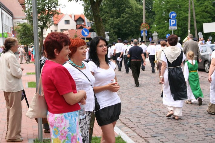 Borowiacy przeszli w historycznej paradzie GALERIA ZDJĘĆ
