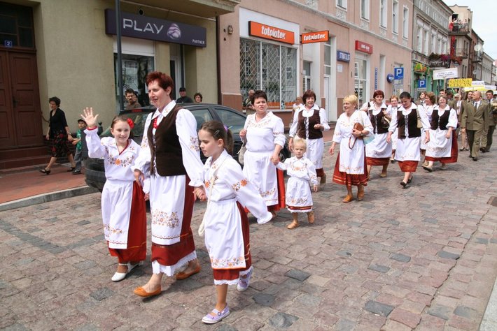 Borowiacy przeszli w historycznej paradzie GALERIA ZDJĘĆ