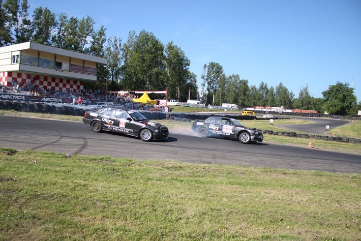 Bratobójcza walka i jazda pod prąd GALERIA ZDJĘĆ