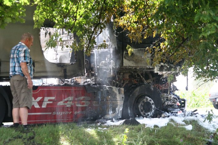 TIR płonął na drodze ZDJĘCIA