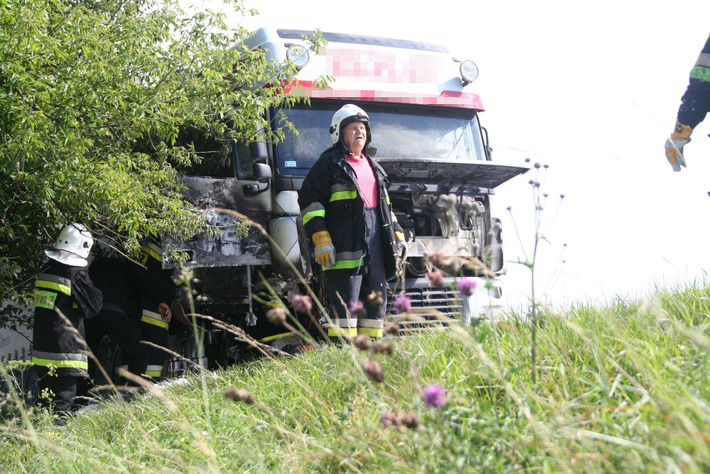 TIR płonął na drodze ZDJĘCIA