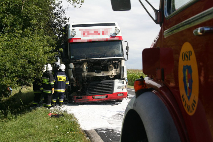 TIR płonął na drodze ZDJĘCIA
