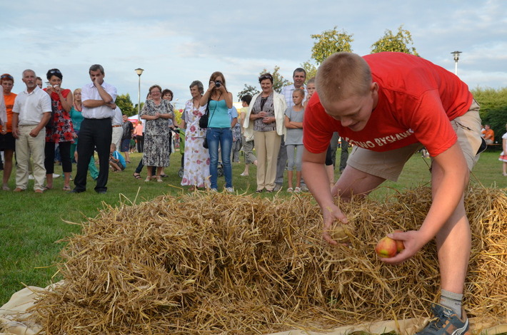 Dożynkowa zabawa w Bysławiu ZDJĘCIA I FILM