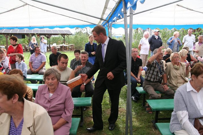 Kolorowe wozy w jabłkowej wsi GALERIA ZDJĘĆ