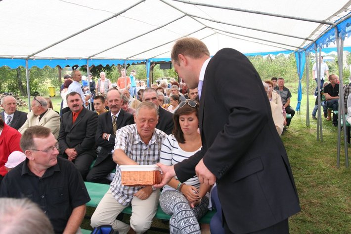 Kolorowe wozy w jabłkowej wsi GALERIA ZDJĘĆ