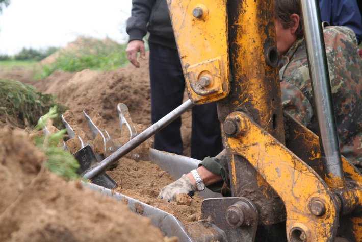 Odkopali szczątki saperów z II wojny światowej ZDJĘCIA