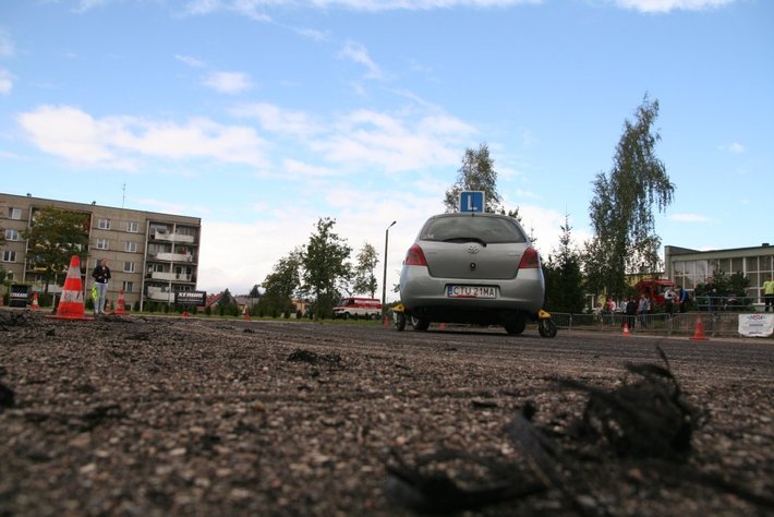 Zdzierali opony, by pomóc potrzebującym GALERIA ZDJĘĆ