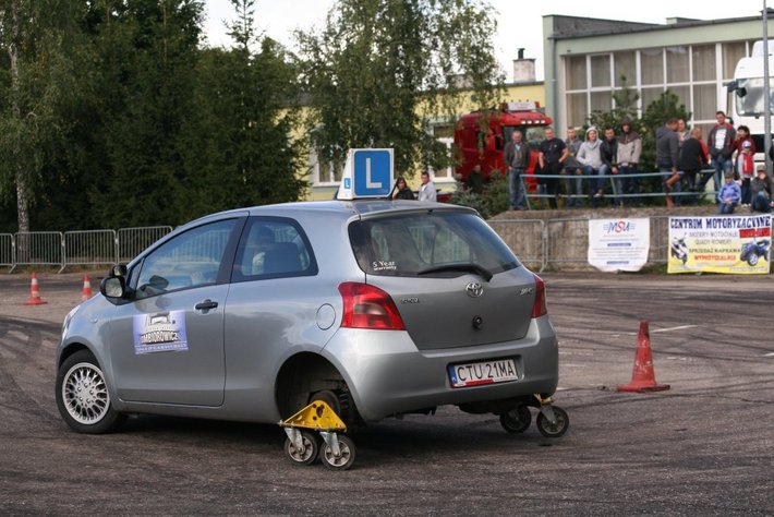 Zdzierali opony, by pomóc potrzebującym GALERIA ZDJĘĆ