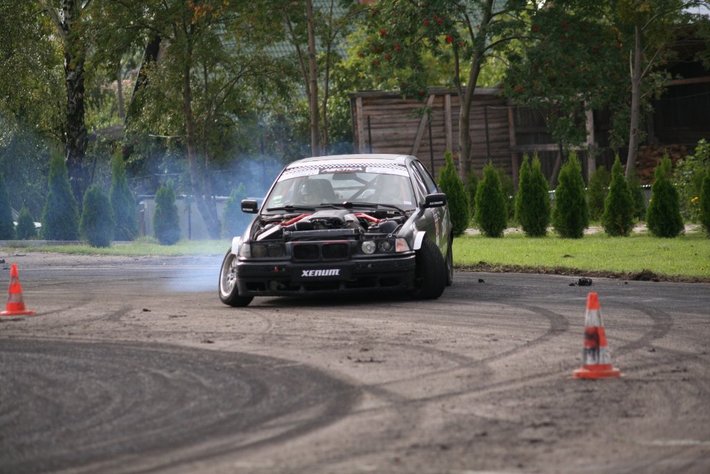 Zdzierali opony, by pomóc potrzebującym GALERIA ZDJĘĆ