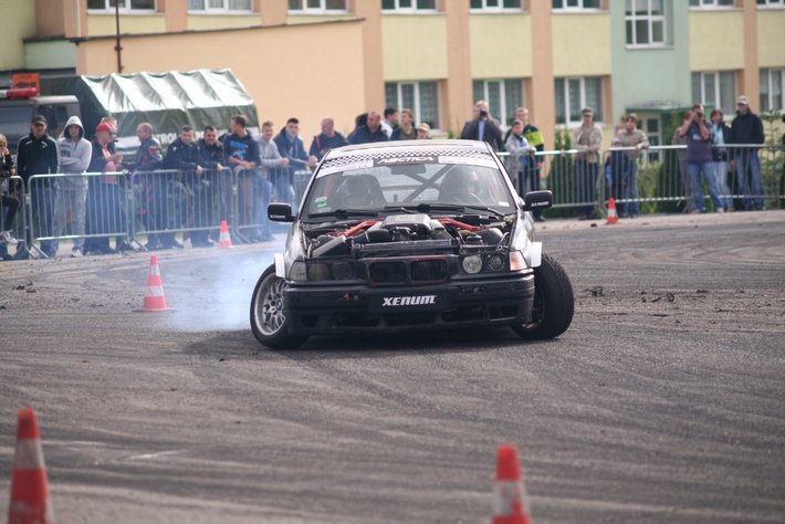 Zdzierali opony, by pomóc potrzebującym GALERIA ZDJĘĆ