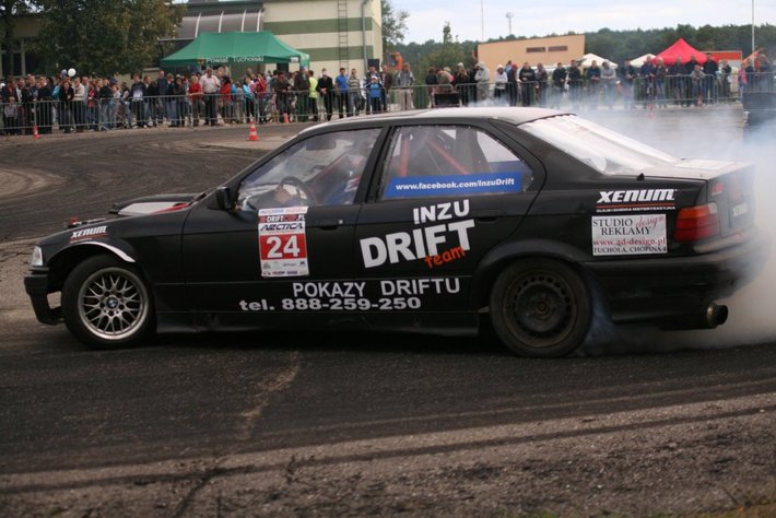 Zdzierali opony, by pomóc potrzebującym GALERIA ZDJĘĆ