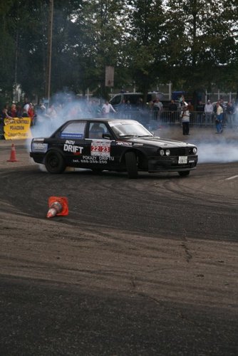 Zdzierali opony, by pomóc potrzebującym GALERIA ZDJĘĆ