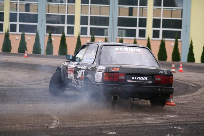 Zdzierali opony, by pomóc potrzebującym GALERIA ZDJĘĆ