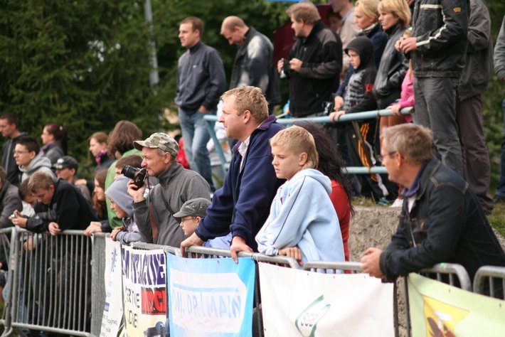 Zdzierali opony, by pomóc potrzebującym GALERIA ZDJĘĆ