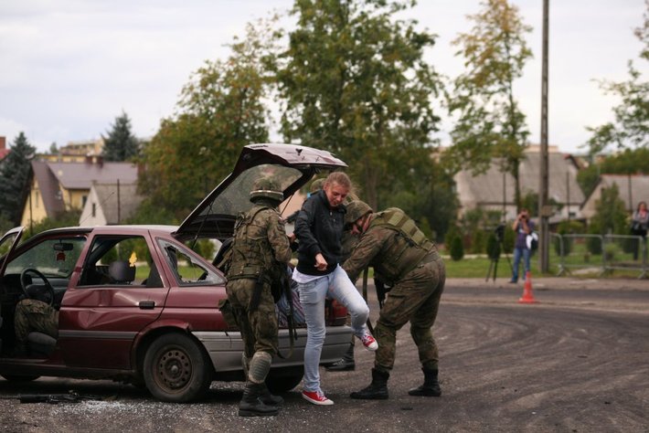 Zdzierali opony, by pomóc potrzebującym GALERIA ZDJĘĆ