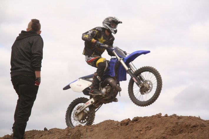 Zdzierali opony, by pomóc potrzebującym GALERIA ZDJĘĆ