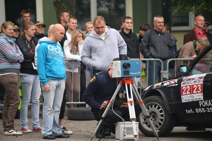 Zdzierali opony, by pomóc potrzebującym GALERIA ZDJĘĆ