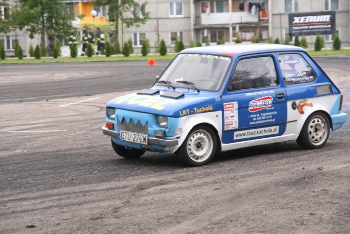 Zdzierali opony, by pomóc potrzebującym GALERIA ZDJĘĆ