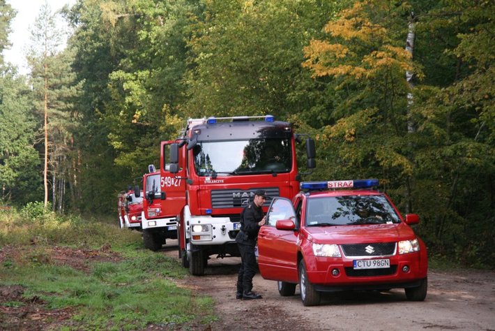 Strażacy podłożyli ogień... GALERIA ZDJĘĆ