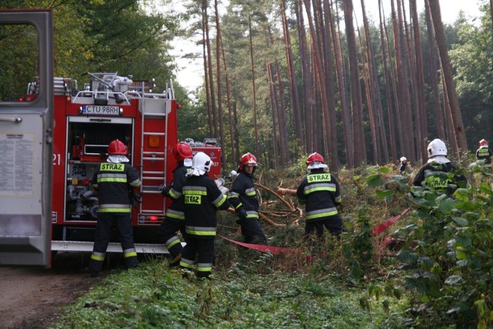 Strażacy podłożyli ogień... GALERIA ZDJĘĆ