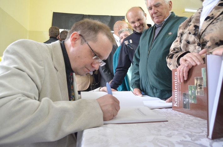 Jeden dzień ? aż trzy uroczystości