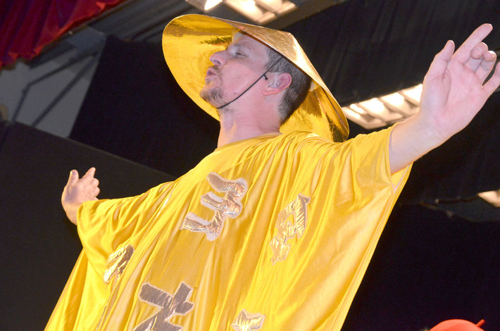 Koziołek skakał na scenie