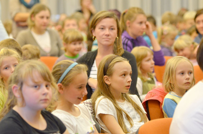 Koziołek skakał na scenie