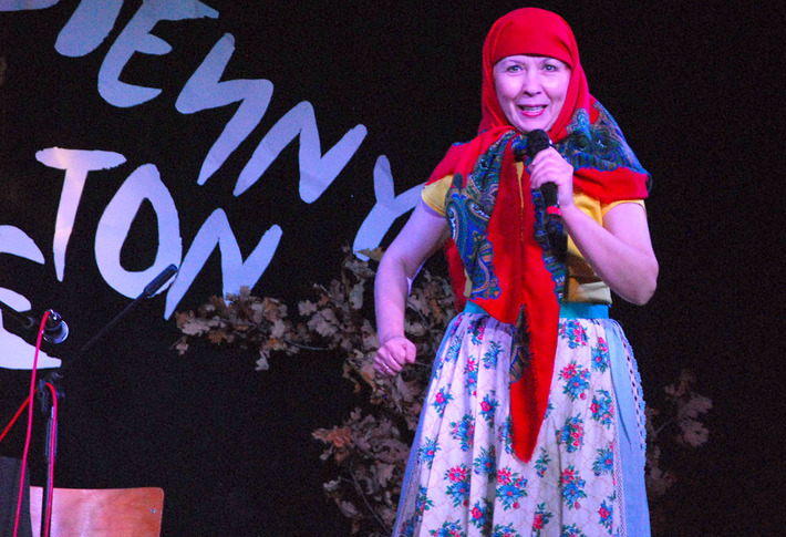 Salwy śmiechu w ośrodku kultury