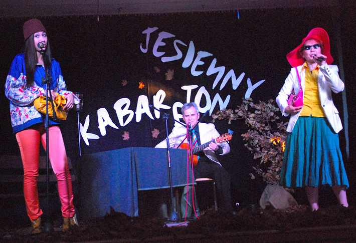 Salwy śmiechu w ośrodku kultury