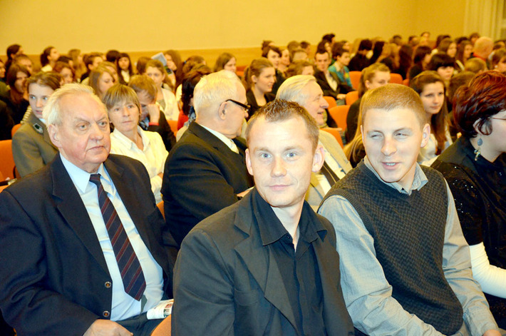 75 lat ? 5149 absolwentów ZDJĘCIA