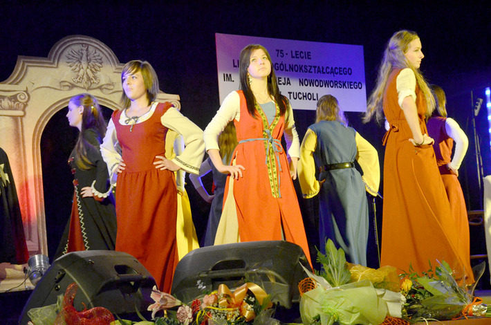 75 lat ? 5149 absolwentów ZDJĘCIA