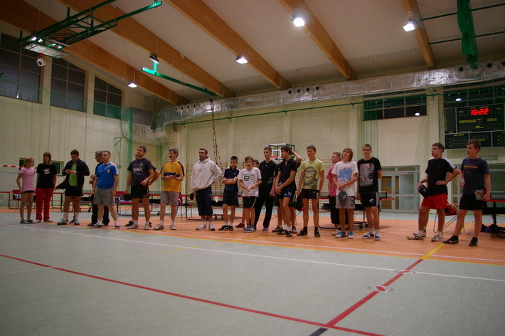 Miłośnicy ping ponga zagrali w mikołajki ZDJĘCIA