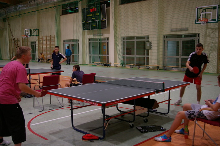 Miłośnicy ping ponga zagrali w mikołajki ZDJĘCIA