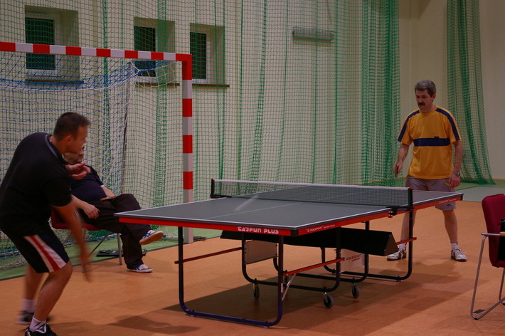 Miłośnicy ping ponga zagrali w mikołajki ZDJĘCIA