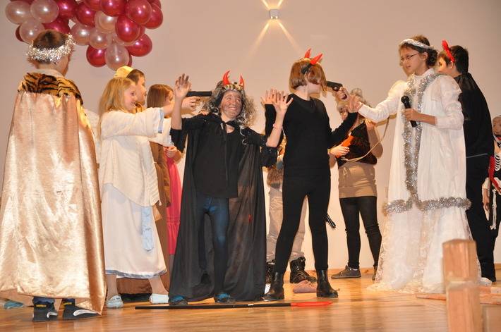 Karabinami bronili Jezusa! ZDJĘCIA