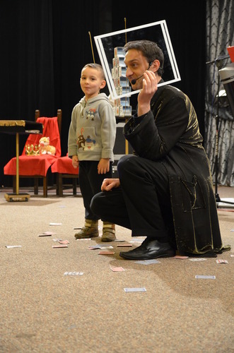 Czarowały wspólnie z iluzjonistą!