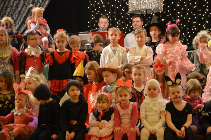 Czarowały wspólnie z iluzjonistą!