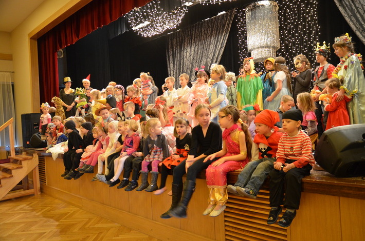 Czarowały wspólnie z iluzjonistą!