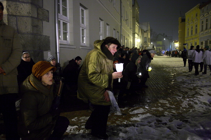 Droga krzyżowa na ulicach Tucholi  ZDJĘCIA