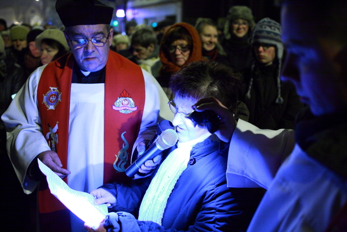 Droga krzyżowa na ulicach Tucholi  ZDJĘCIA