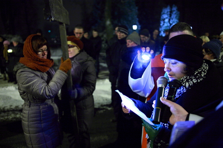 Droga krzyżowa na ulicach Tucholi  ZDJĘCIA