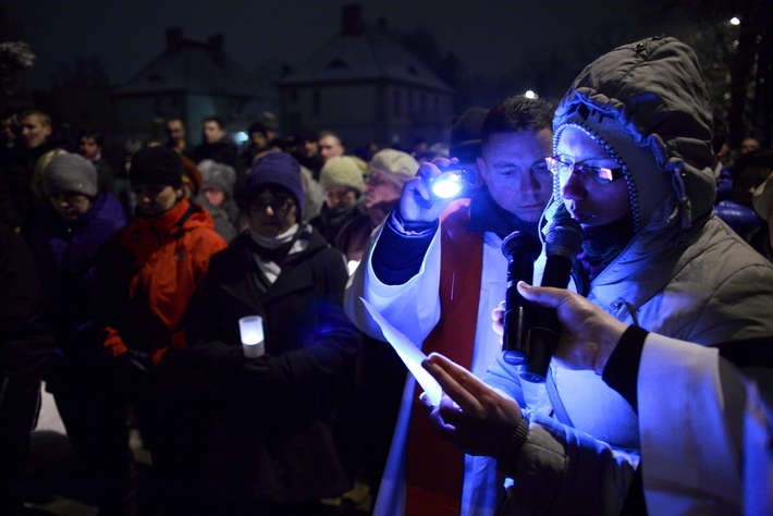 Droga krzyżowa na ulicach Tucholi  ZDJĘCIA