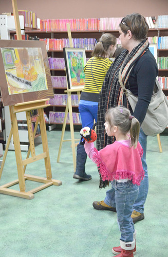 Ma dopiero 11 lat, a już otworzyła swoją wystawę