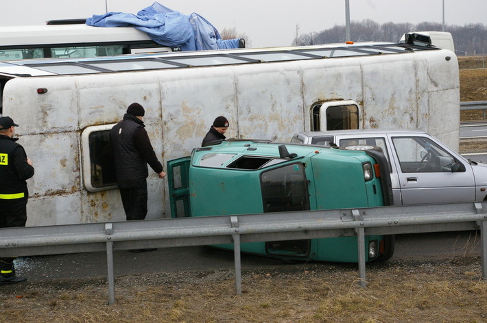 Ogromna kraksa na autostradzie